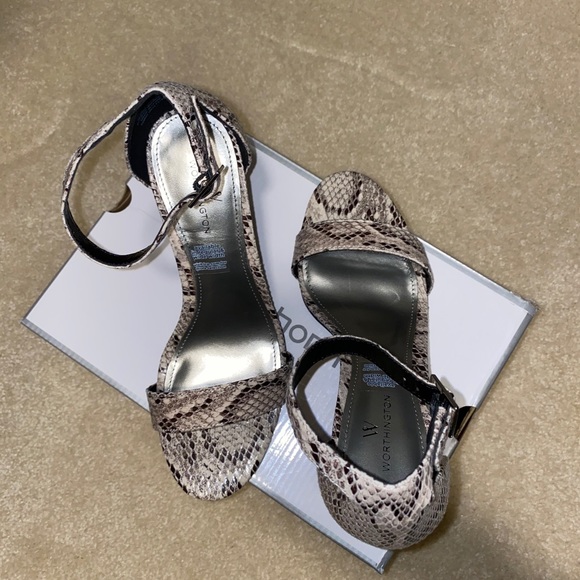 Snake Skin Pattern Heel - Picture 4 of 5